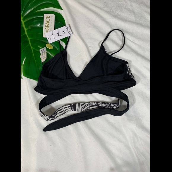 NWT L Space 'Chloe' Wrap Top Black/White‎ [SZ Medium ] - Picture 6 of 8